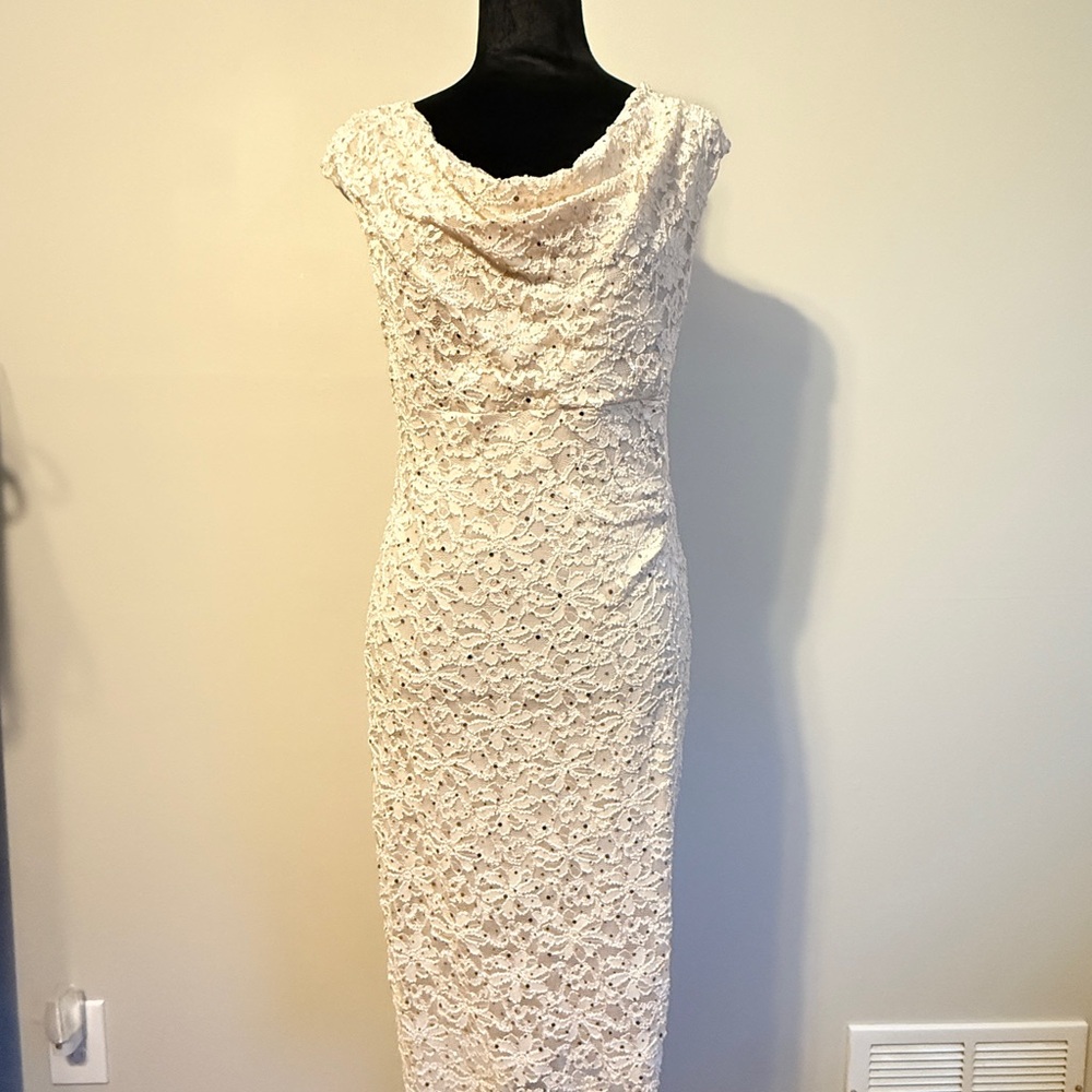 Midi, Sleeveless, Elegant lined Cream Lace Dress, Size 8